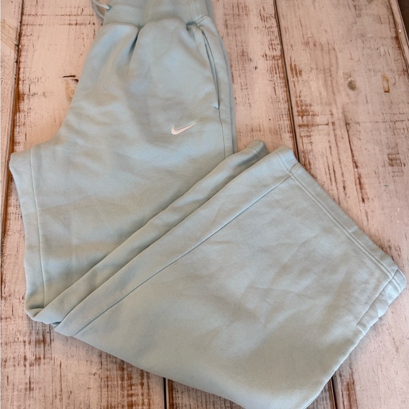 Nike Light Blue/ aqua hue Joggers Women’s size Medium wide leg heavy sweats - Picture 3 of 13